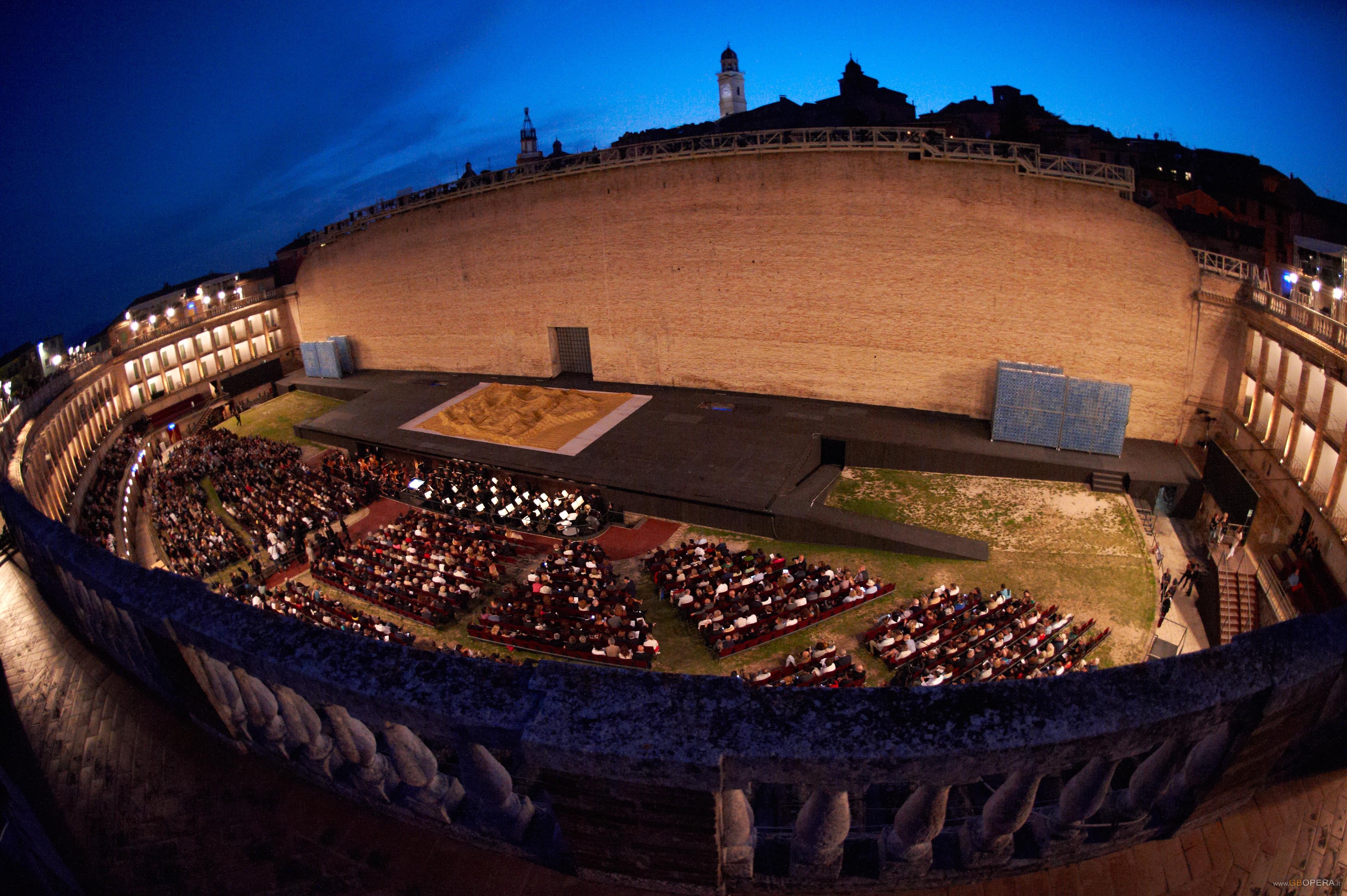 Indetta la selezione per maschere e sorverglianti per la stagione lirica 2014