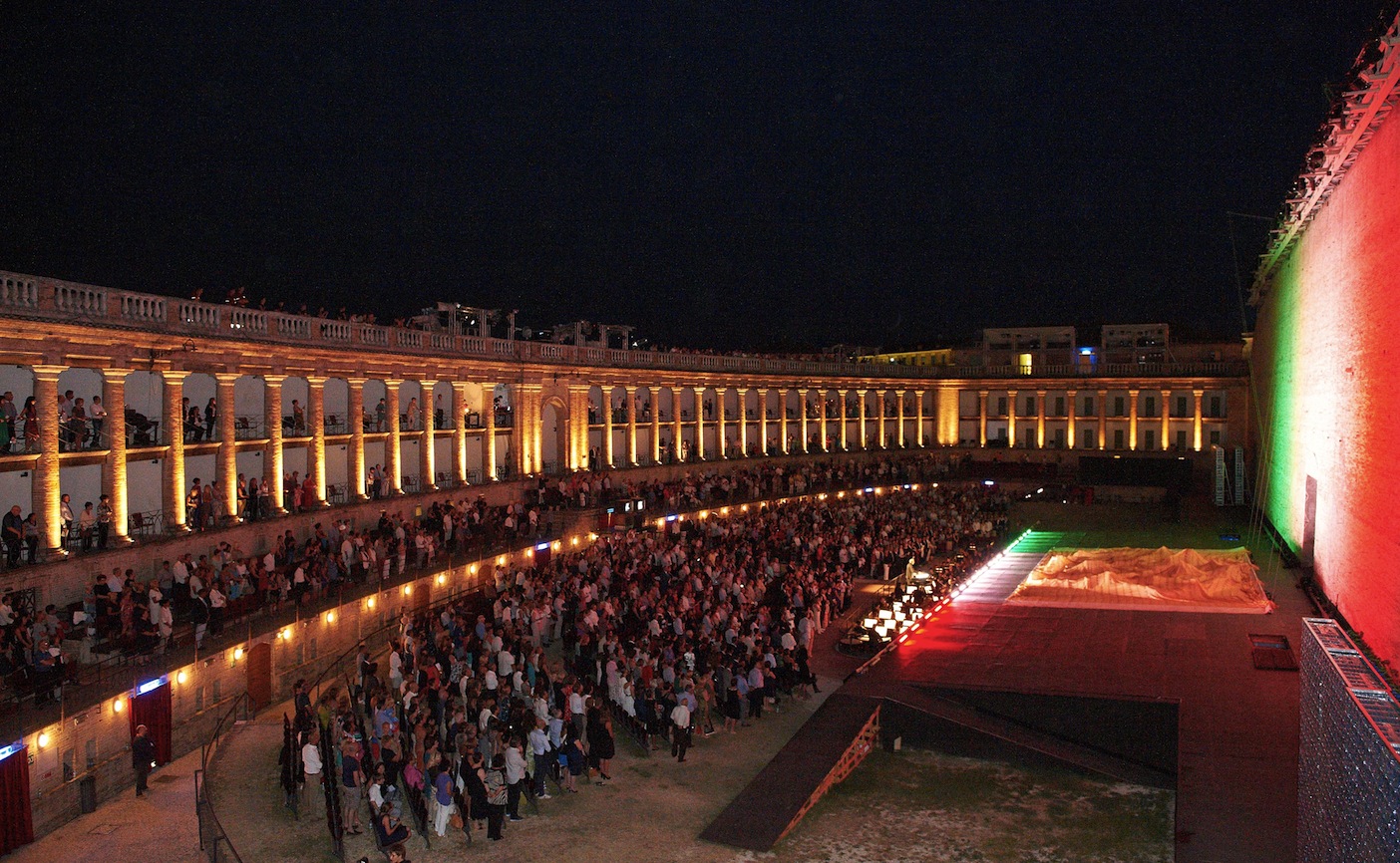 Lo Sferisterio cerca professionisti
