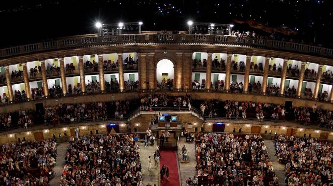 Nuovo avviso per lavorare allo Sferisterio