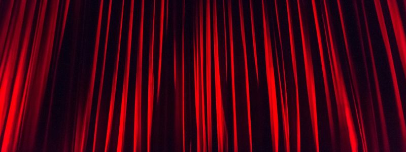 stage-curtain-660078_1920 stage-curtain-660078_1920