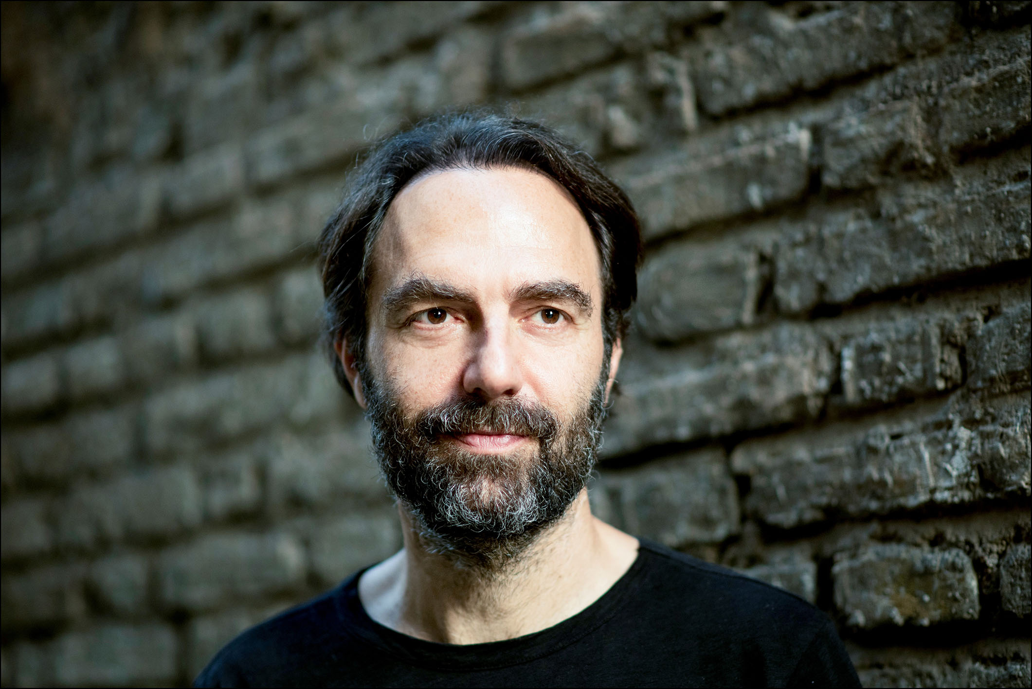 neri marcore-cantando come donna innamorata